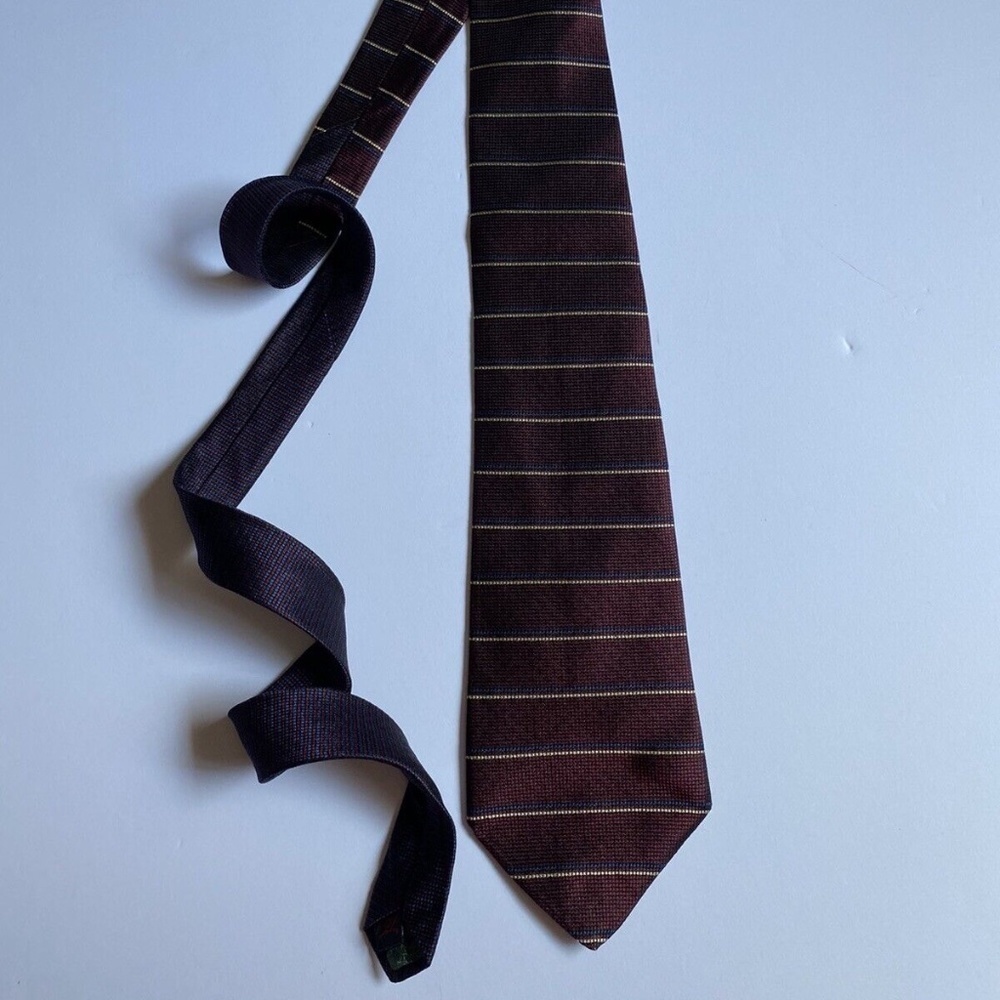 Tommy Hilfiger Men Tie 100% Silk Imported Fabric Made In The USA Burgundy Stripe